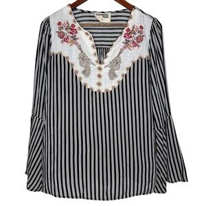 Savanna Jane Striped Straight Shooter Blouse‎ Bell Sleeves Embroidered Sz M